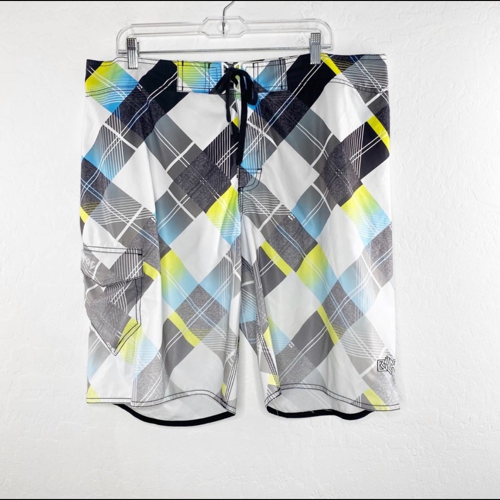 Men's Billabong Black White Green Swim Trunks NWT 38